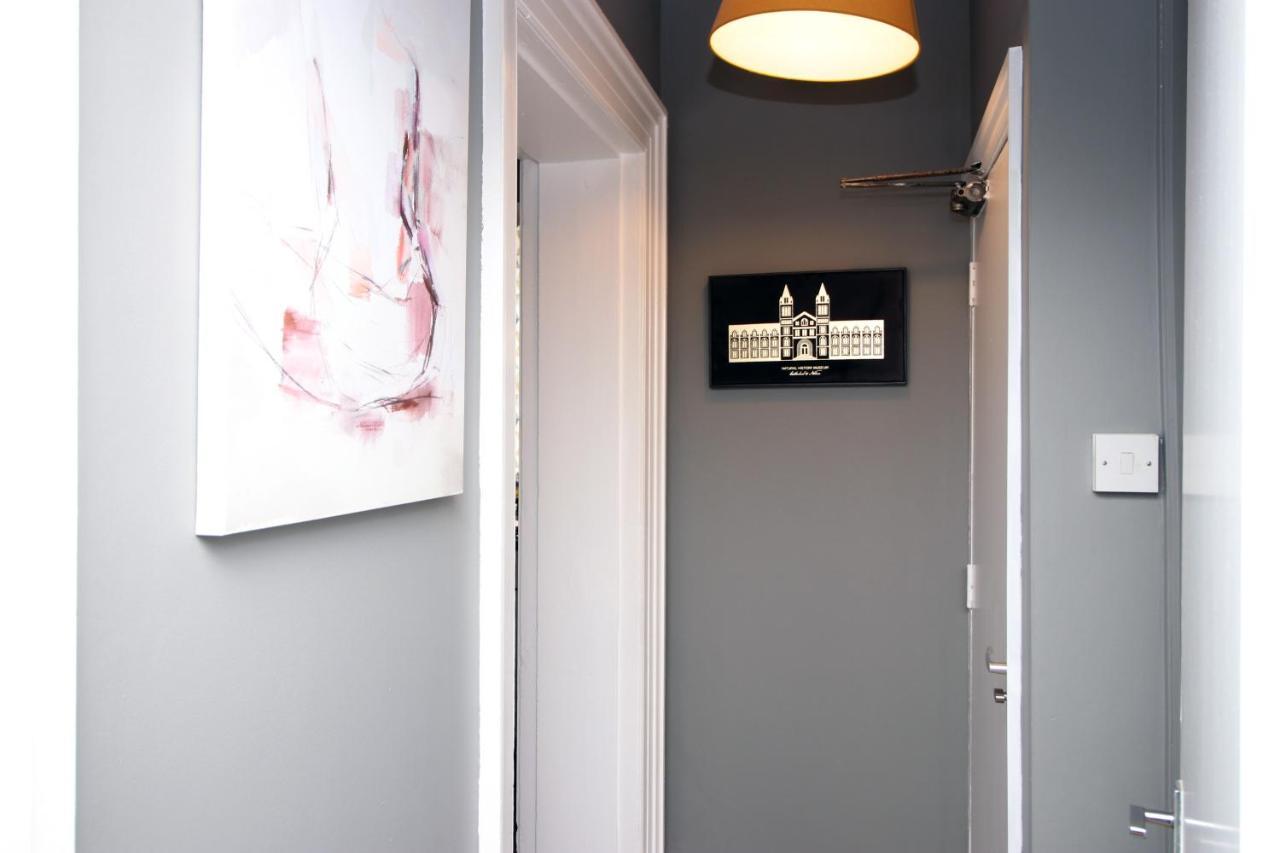 Sleek And Stylish 2 Bed In Clifton - Garden Apartment Bristol Exterior foto